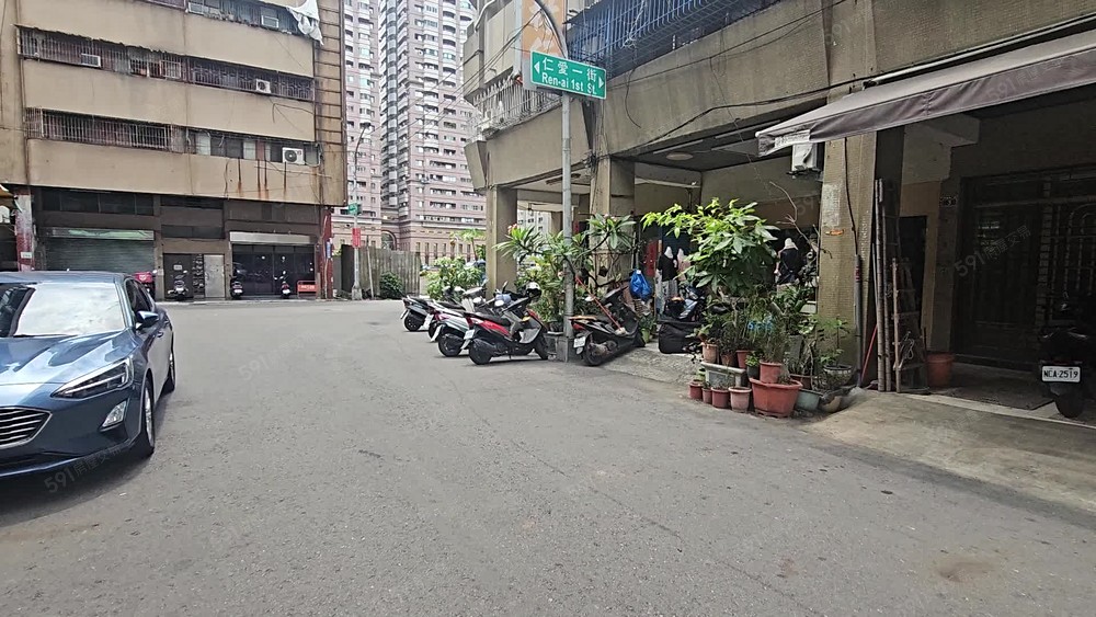 【室內38坪】一樓可店面★騎樓停汽車★可申請租金補貼 - Image 1