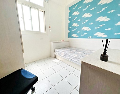 精緻.陽光.元氣套房(含水電.網路) - Image 1