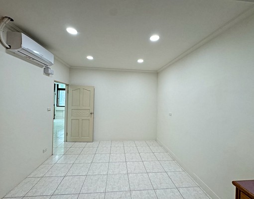 板橋國中‍‍免爬高便利2樓 - Image 6