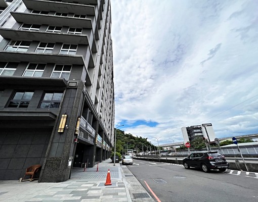 群義房屋呂心妍-出租陽光住辦工作室車位 - Image 2