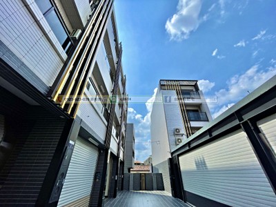 霧峰工業區｜整棟透天｜新加坡式｜四房｜六年屋