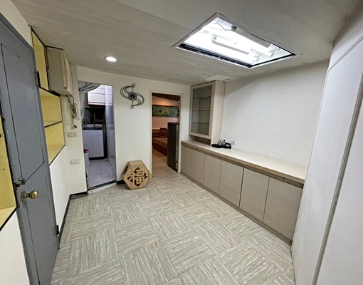 頂加,2房使用空間大,家具齊全,拎包入住 - Image 2
