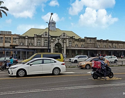 可租補.家庭公寓.員工宿舍.學生宿舍.火車站步行5分鐘. - Image 2