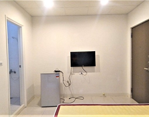 正東區優質大套房~禁菸禁寵物~屋況新 - Image 3