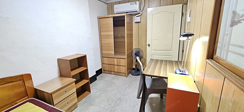 客室1.變頻式冷氣,單床,書桌,床邊櫃,衣櫃.