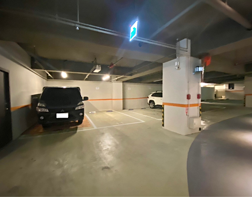 吳興街全新落成華廈-坡道平面車位 - Image 3