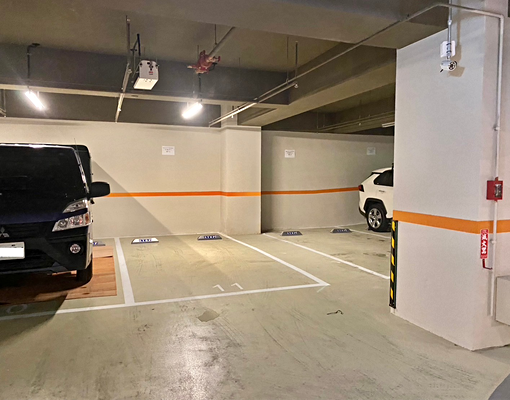 吳興街全新落成華廈-坡道平面車位 - Image 2