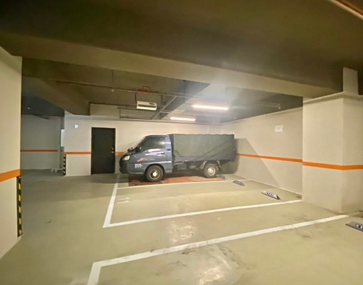 吳興街全新落成華廈-坡道平面車位 - Image 5