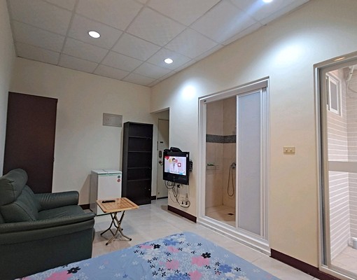 近成大火車站優質套房可租補浴室有窗有陽台 - Image 6