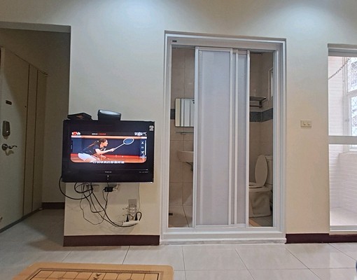 近成大火車站優質套房可租補浴室有窗有陽台 - Image 11