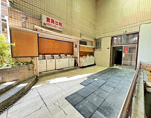 南區中興大學旁電梯🛗套房5500/月 - Image 3