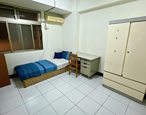 超便宜逢甲套雅房(包網路.冷氣.第四台) - Image 1