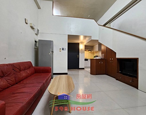 近大遠百。超值樓中樓3房。標準廚房可開伙 - Image 1