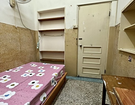 火車站旁優質雅房只剩一間限女生(包水電) - Image 7