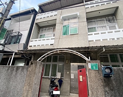 住進時光裡‧台南老屋透天近成大4房可租補 - Image 1
