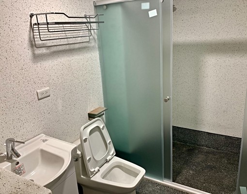 桃園區民生路全新整修附家電傢俱電梯套房 - Image 6