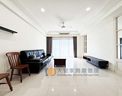 近東興國小難得釋出大坪數四房~附雙平車 - Image 1