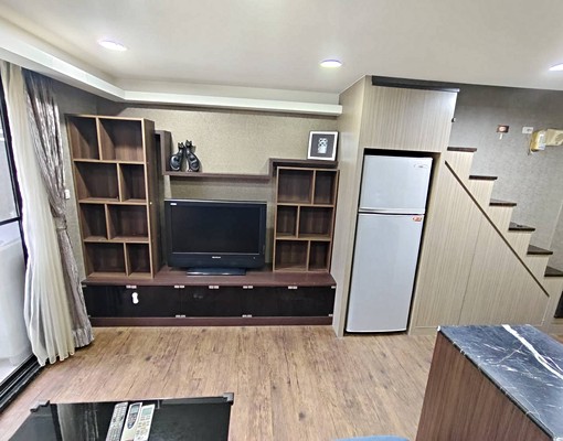 遠百城隍廟商圈中山路蒂芬妮精裝樓中樓套房 - Image 1