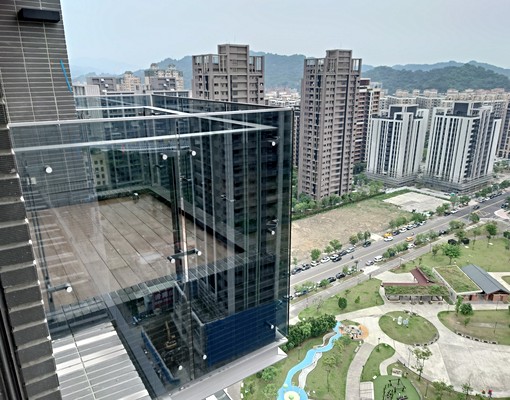 邊間面中央公園第一排大3房可寵可登,大車位 - Image 8