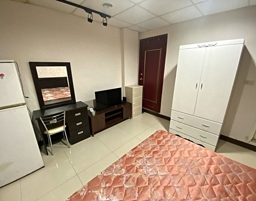 內壢前站.漂亮精緻套房.附傢俱.有陽台 - Image 4