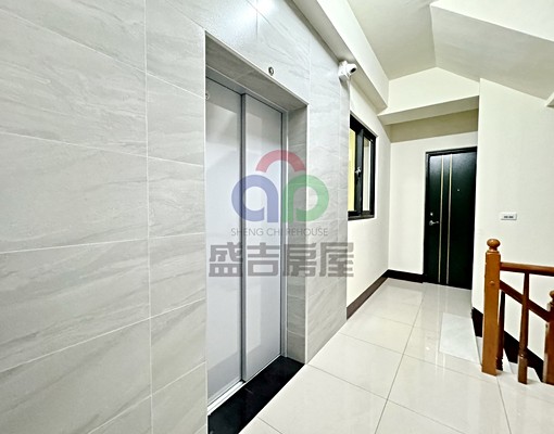 世貿東海~全新家具家電，可租補電梯套房 - Image 3