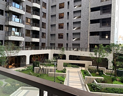 【樂捷市】超大露臺兩房兩衛平面車位 - Image 4