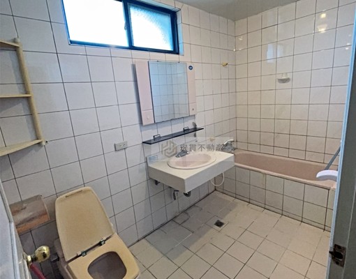 整棟透天三層|可寵含大車庫|大坪數採光五房可寵 - Image 5