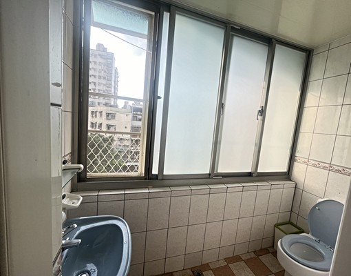 獨立套房|鄰近三和國中捷運站|全新裝潢| - Image 5