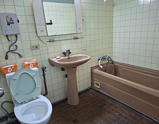 教育大學旁,租金含管理費,負擔超輕鬆,免服務費 - Image 4