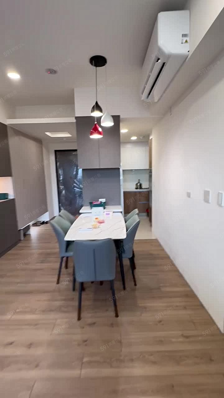 德鑫建設世紀官邸近彰基一卡皮箱入住便利 - Image 1