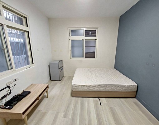 獨立陽台洗曬衣一樓獨立進出，可租補可貓 - Image 2