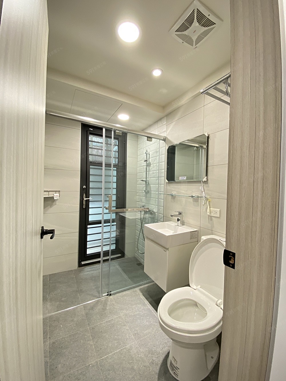 全新衛浴設備,乾濕分離