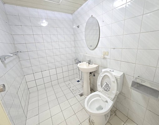 舒適寬敞大三房有電梯機車好停近公園採光 - Image 10