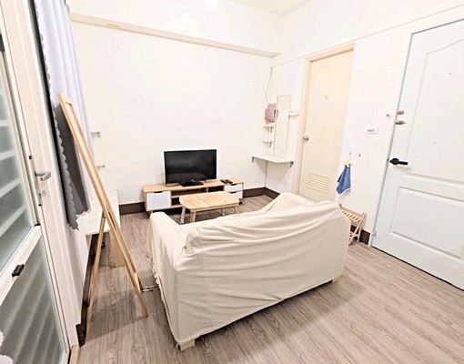 小港中安路電梯陽臺溫馨套房一卡皮箱入住 - Image 5