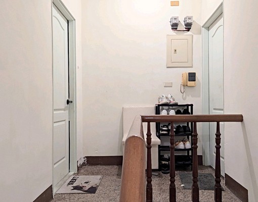 小港中安路電梯陽臺溫馨套房一卡皮箱入住 - Image 11