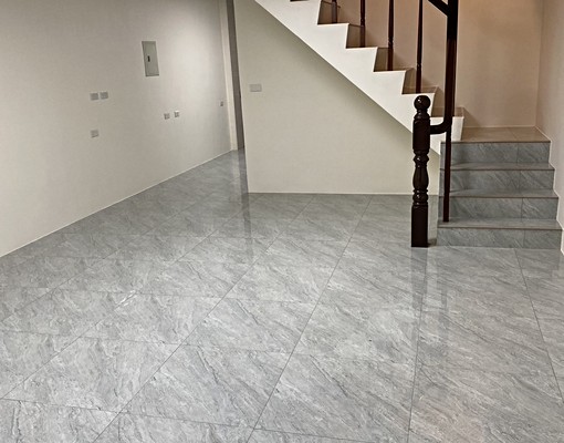 純精路重新裝潢透天厝採光好、生活機能佳 - Image 3