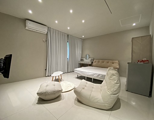 全新裝潢家具..交通便利 - Image 7