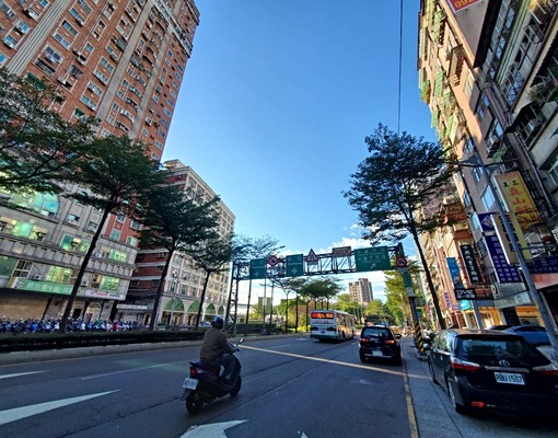 威尼斯大樓，一房一廳陽台套房，可租補 - Image 5