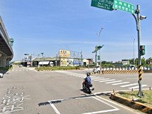 快速路六段好市多大路邊農地