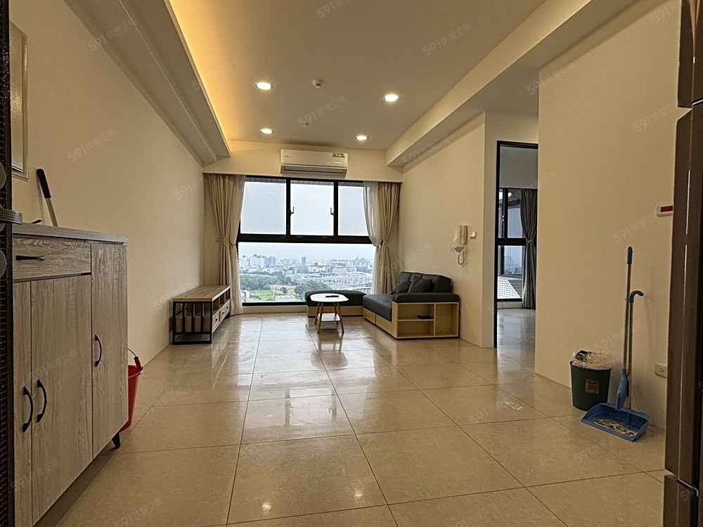 客廳景觀,採光明亮!