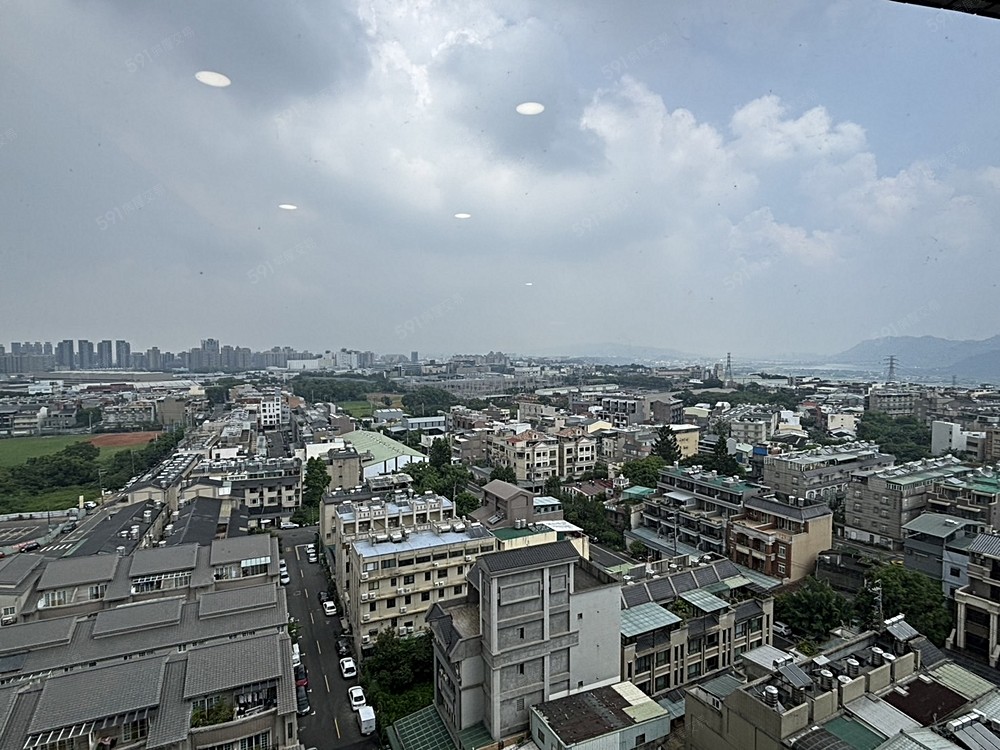 樓層高度足夠，永久景觀!