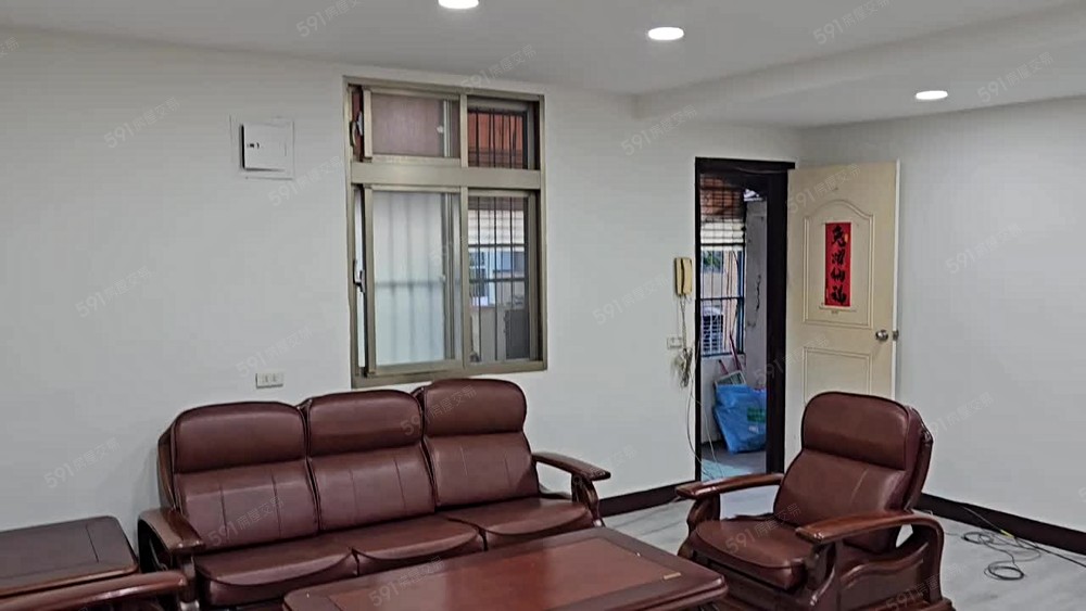 房東便宜租頂加整層全新裝潢 - Image 1