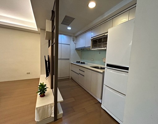 屋主自租*忠孝敦化站*外商首選*電梯兩房 - Image 4