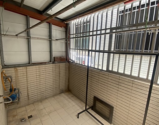 輕屋齡近74號旁整棟四樓透天店面 - Image 10