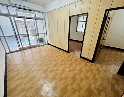 家樂福旁邊間方正三房-前後陽台-變頻冷氣 - Image 1