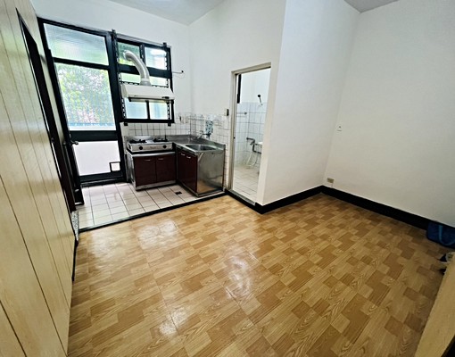 家樂福旁邊間方正三房-前後陽台-變頻冷氣 - Image 11