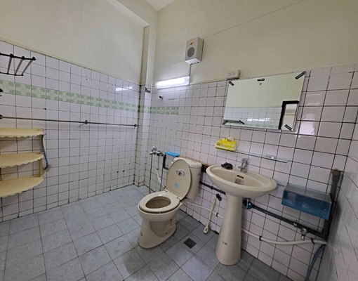 潭子火車站旁~大套房/雅房數間(限女性) - Image 7