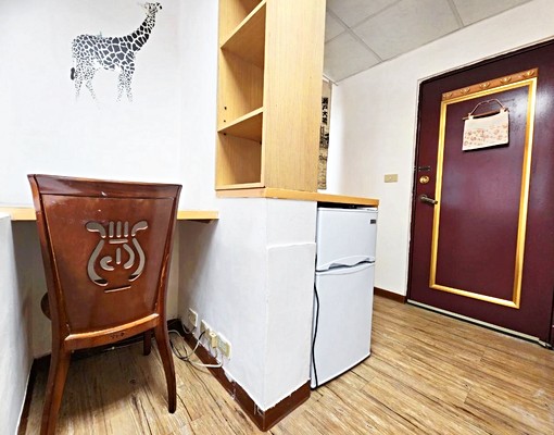 免佣)近捷運七張【秒殺租案】採光優★女性專屬 - Image 4