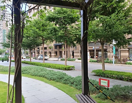 集英堡3通風採光佳一層兩戶面中庭花園 - Image 1