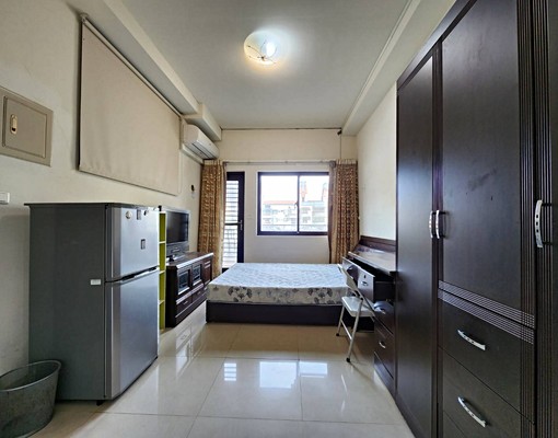 喜來登旁。景觀電梯套房出租。有陽台 - Image 1